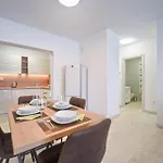 Apartment Lola & Bela - Free Parking & Balcony