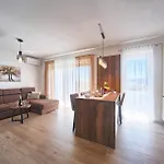 Apartment Lola & Bela - Free Parking & Balcony Pula