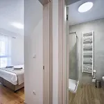 Lola & Bela - Free Parking & Balcony Apartment *