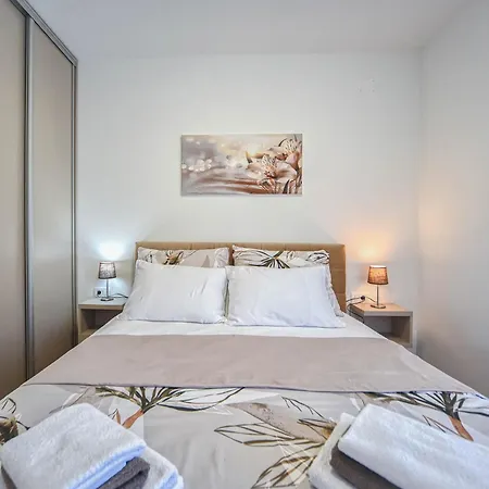 Lola & Bela - Free Parking & Balcony * Pula