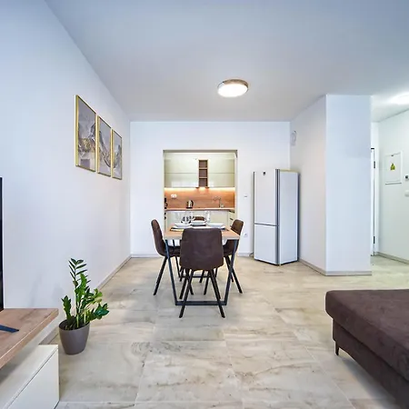 Lola & Bela Apartmán *