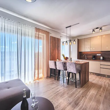 Lola & Bela - Free Parking & Balcony Pula