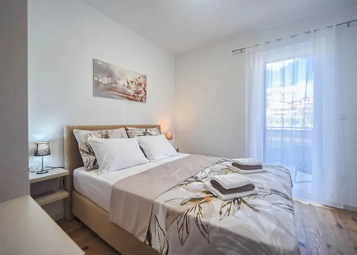 Lola & Bela - Free Parking & Balcony *