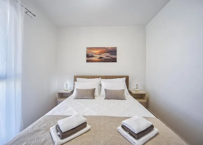 Lejlighed Lola & Bela - Free Parking & Balcony