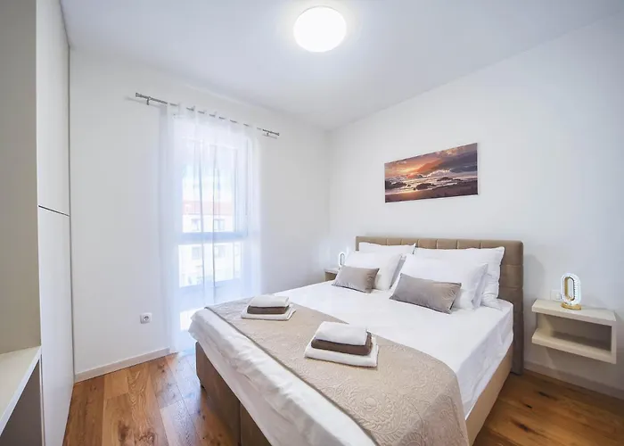 Lola & Bela - Free Parking & Balcony *