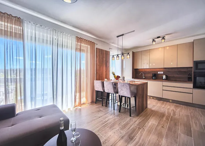 Lola & Bela - Free Parking & Balcony Pula