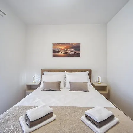 Appartement Lola & Bela - Free Parking & Balcony